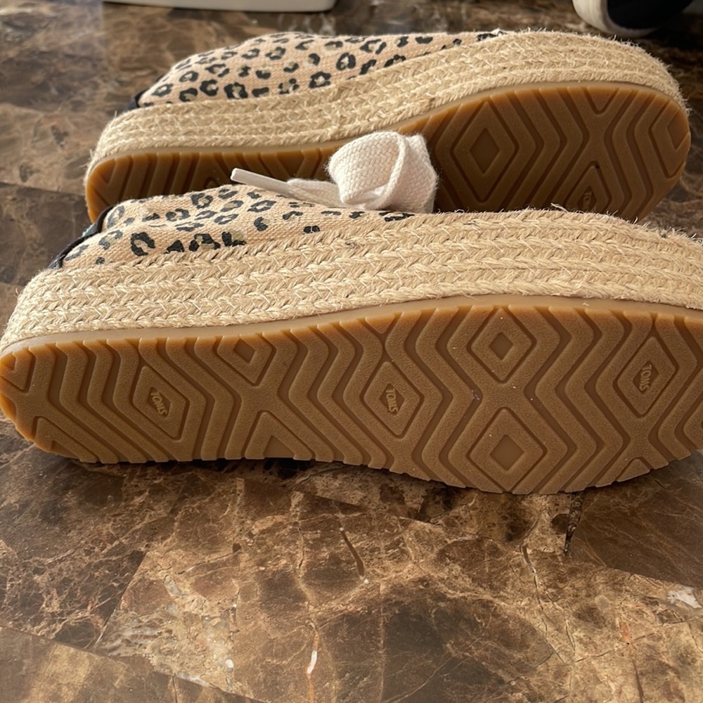 TOMS - Picture 6 of 6
